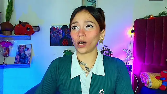 alisson zafiro  online show from March 23, 3:06 am