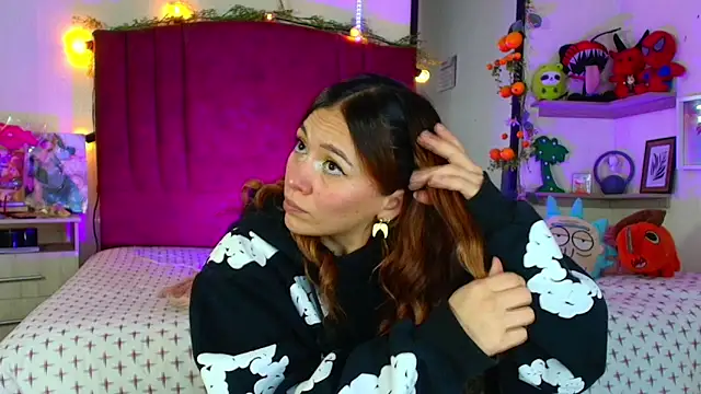 Snapshot of alisson_zafiro_ chatting on February 4, 3:12 am alisson zafiro online show from February 4, 3:12 am