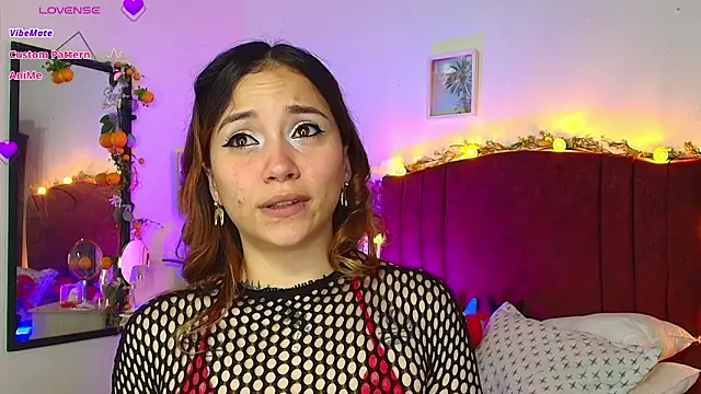 alisson zafiro  online show from April 19, 3:29 am