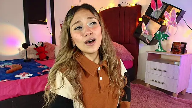 alisson zafiro  online show from March 12, 9:23 am