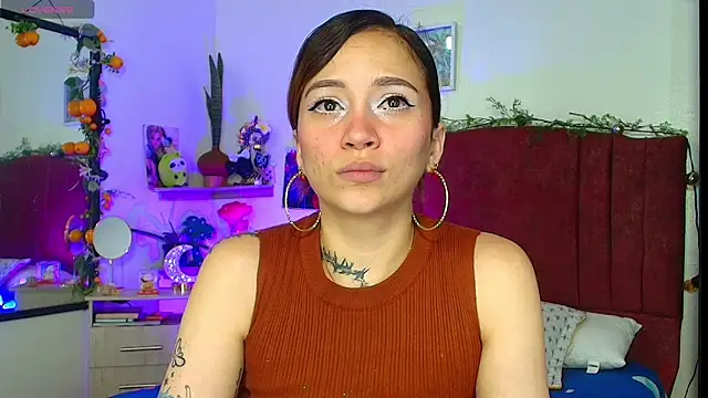 alisson zafiro  online show from April 15, 3:45 am