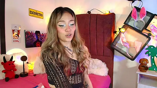 alisson zafiro  online show from March 15, 6:14 am