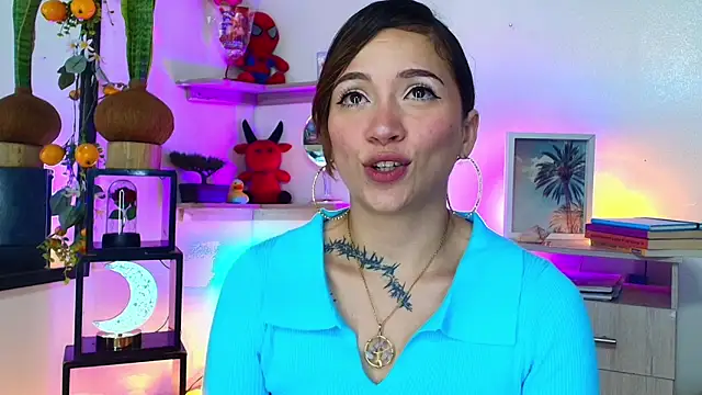 alisson zafiro  online show from May 18, 3:06 am