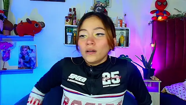 alisson zafiro  online show from March 15, 3:24 am