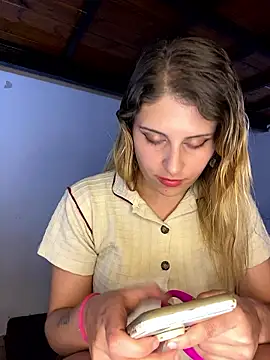 Snapshot of FlorBich chatting on January 18, 8:34 pm FlorBich online show from January 18, 8:34 pm