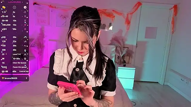 Lil Amelie online show from November 7, 9:47 am