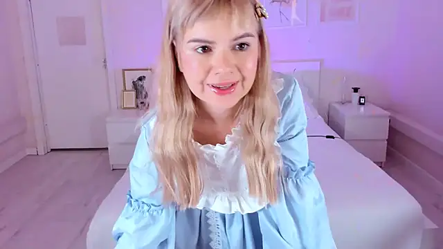 Lil Amelie online show from April 17, 8:17 am