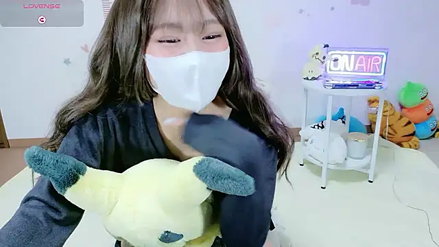 Snapshot of _Iroha_99 chatting on November 17, 2:10 pm Iroha 99 online show from November 17, 2:10 pm