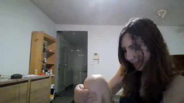 JasmineGlamour online show from May 19, 2:29 am
