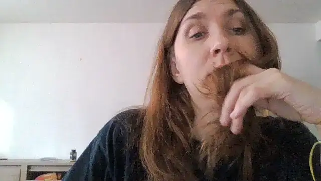 JasmineGlamour online show from April 8, 5:25 pm