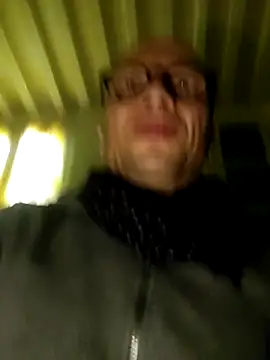 Snapshot of wedge75 chatting on October 16, 9:17 am wedge75 online show from October 16, 9:17 am