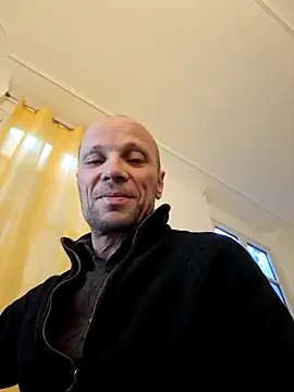 Snapshot of wedge75 chatting on December 4, 3:55 pm wedge75 online show from December 4, 3:55 pm