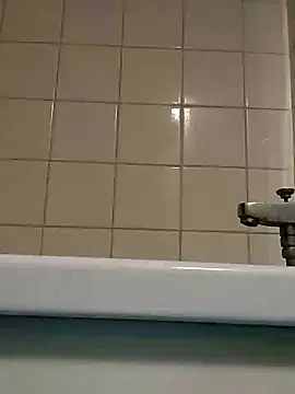 Snapshot of wedge75 chatting on January 11, 8:33 am wedge75 online show from January 11, 8:33 am