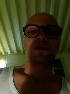 Snapshot of wedge75 chatting on September 16, 2:07 pm wedge75 online show from September 16, 2:07 pm