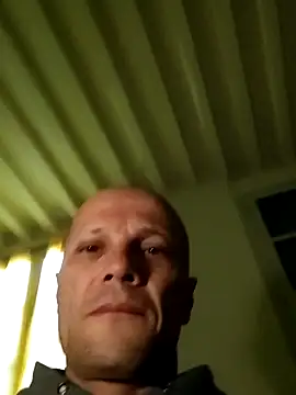 Snapshot of wedge75 chatting on October 14, 9:10 am wedge75 online show from October 14, 9:10 am