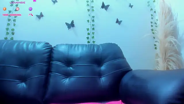 Amani Bakir online show from December 18, 1:04 pm