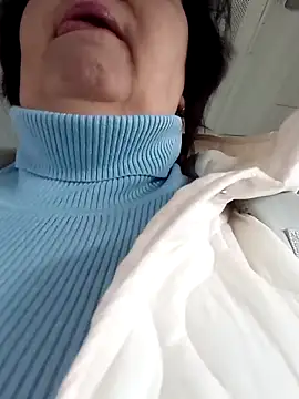 Snapshot of FantasyMichelle chatting on April 6, 7:20 am FantasyMichelle online show from April 6, 7:20 am