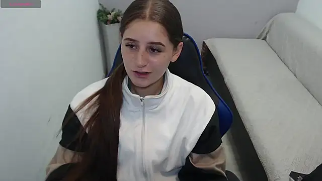 Snapshot of valerie_diaz1 chatting on October 31, 12:46 pm valerie diaz1 online show from October 31, 12:46 pm