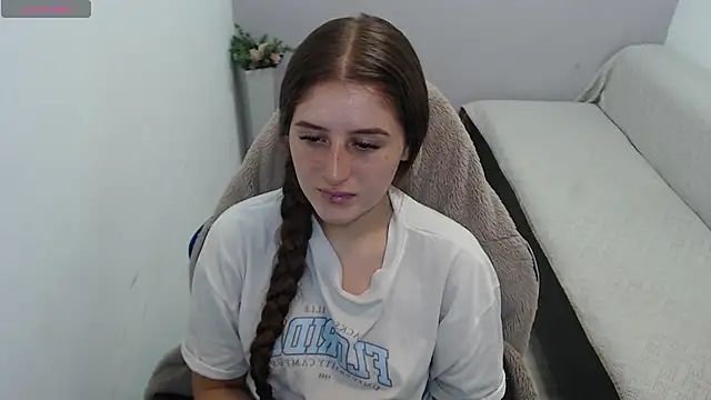 Snapshot of valerie_diaz1 chatting on November 5, 1:36 pm valerie diaz1 online show from November 5, 1:36 pm