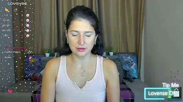 Alianna Solo Kisses online show from November 18, 6:28 am