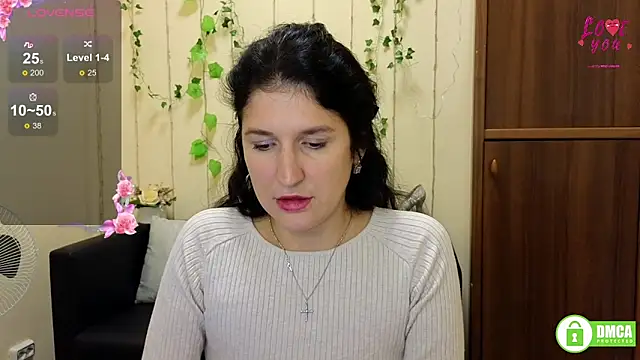 Alianna Solo Kisses online show from October 2, 11:24 am