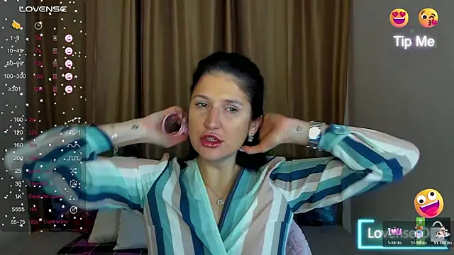 Alianna Solo Kisses online show from November 5, 6:27 am