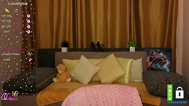 Snapshot of Alianna_Solo_Kisses chatting on June 6, 11:15 am Alianna Solo Kisses online show from June 6, 11:15 am