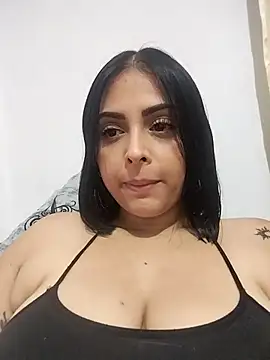 MelannyBell online show from October 4, 9:05 pm