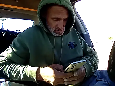 Stickybros2u online show from December 3, 7:57 pm