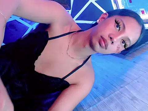 whiteladyboy online show from November 11, 7:14 am