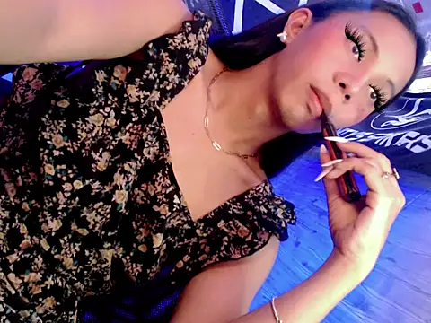 whiteladyboy online show from November 10, 2:55 pm