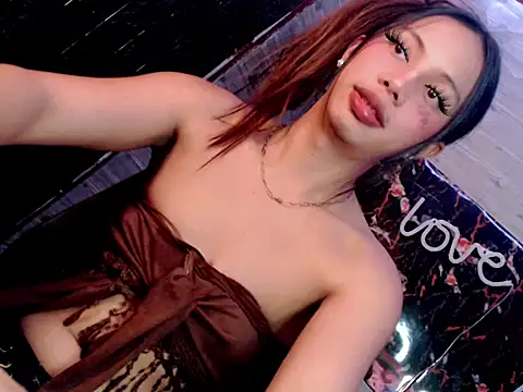 whiteladyboy online show from October 24, 8:02 am