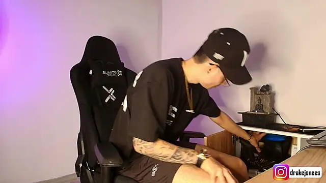 god drake online show from April 14, 6:24 pm