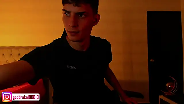 god drake online show from February 5, 4:59 am