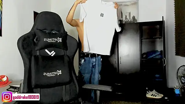 god drake online show from December 3, 6:11 pm