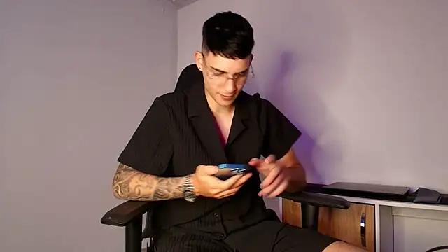 god drake online show from April 13, 5:33 am