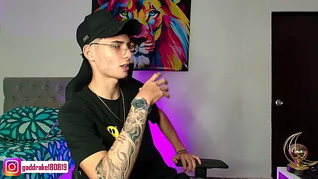 god drake online show from February 27, 8:02 am