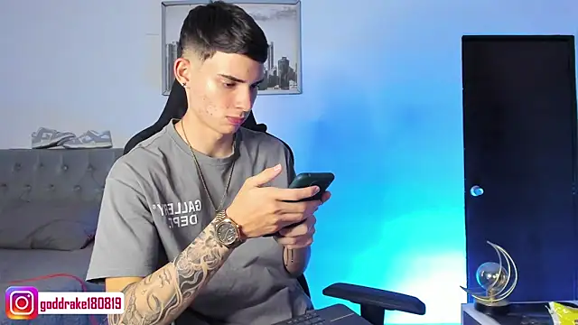 god drake online show from January 24, 7:41 am