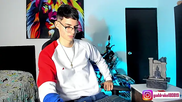 god drake online show from December 18, 2:17 pm