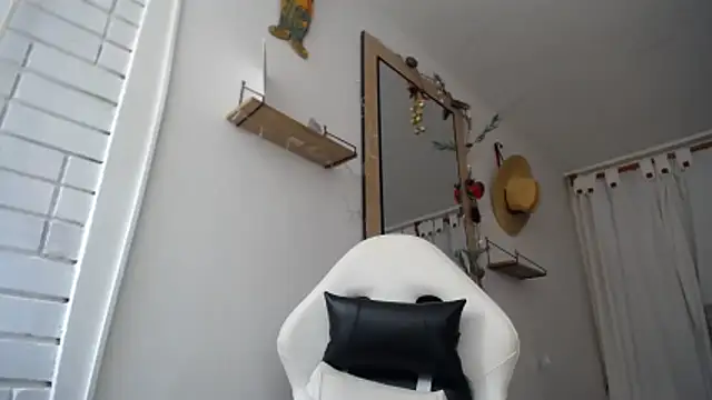 Valerioe online show from December 19, 8:11 pm