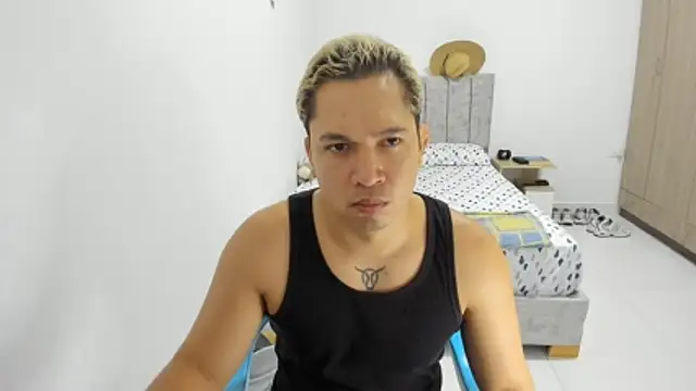 Snapshot of Valerioe chatting on June 14, 2:51 pm Valerioe online show from June 14, 2:51 pm
