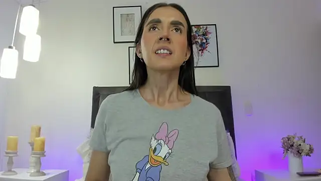 Snapshot of helen_mooree chatting on May 12, 12:55 pm helen mooree online show from May 12, 12:55 pm