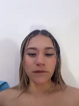 Snapshot of AntonelaDaly chatting on November 17, 4:44 pm AntonelaDaly online show from November 17, 4:44 pm