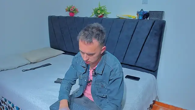 big-dicktop23 online show from October 24, 3:05 am