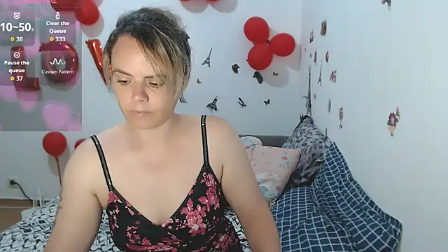 hotmilf4uxxx online show from June 4, 10:20 am