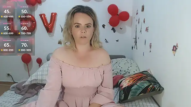 hotmilf4uxxx online show from June 17, 9:41 am