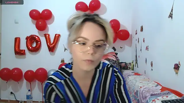 hotmilf4uxxx online show from March 4, 11:18 am