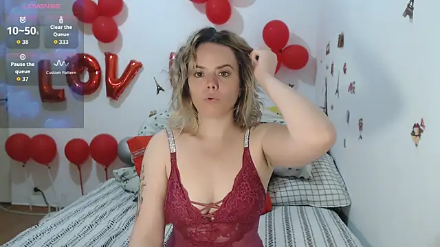 hotmilf4uxxx online show from April 3, 10:11 am