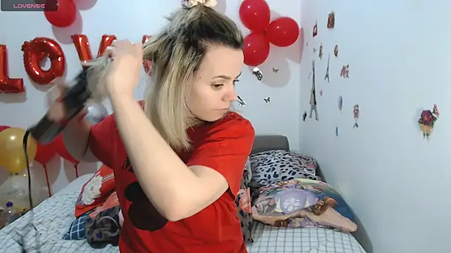 hotmilf4uxxx online show from February 25, 11:32 am