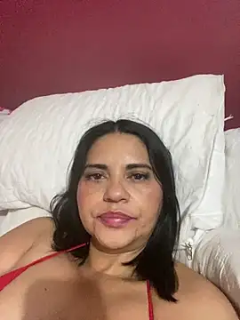 Snapshot of paolagomez_ chatting on October 31, 10:45 am paolagomez online show from October 31, 10:45 am